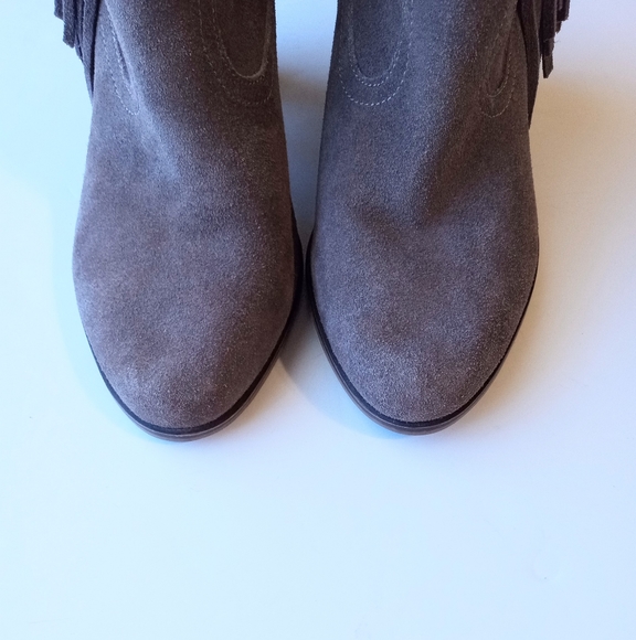 BST SOLD!Steve Madden brown fringe Western style ankle boots - Picture 3 of 9